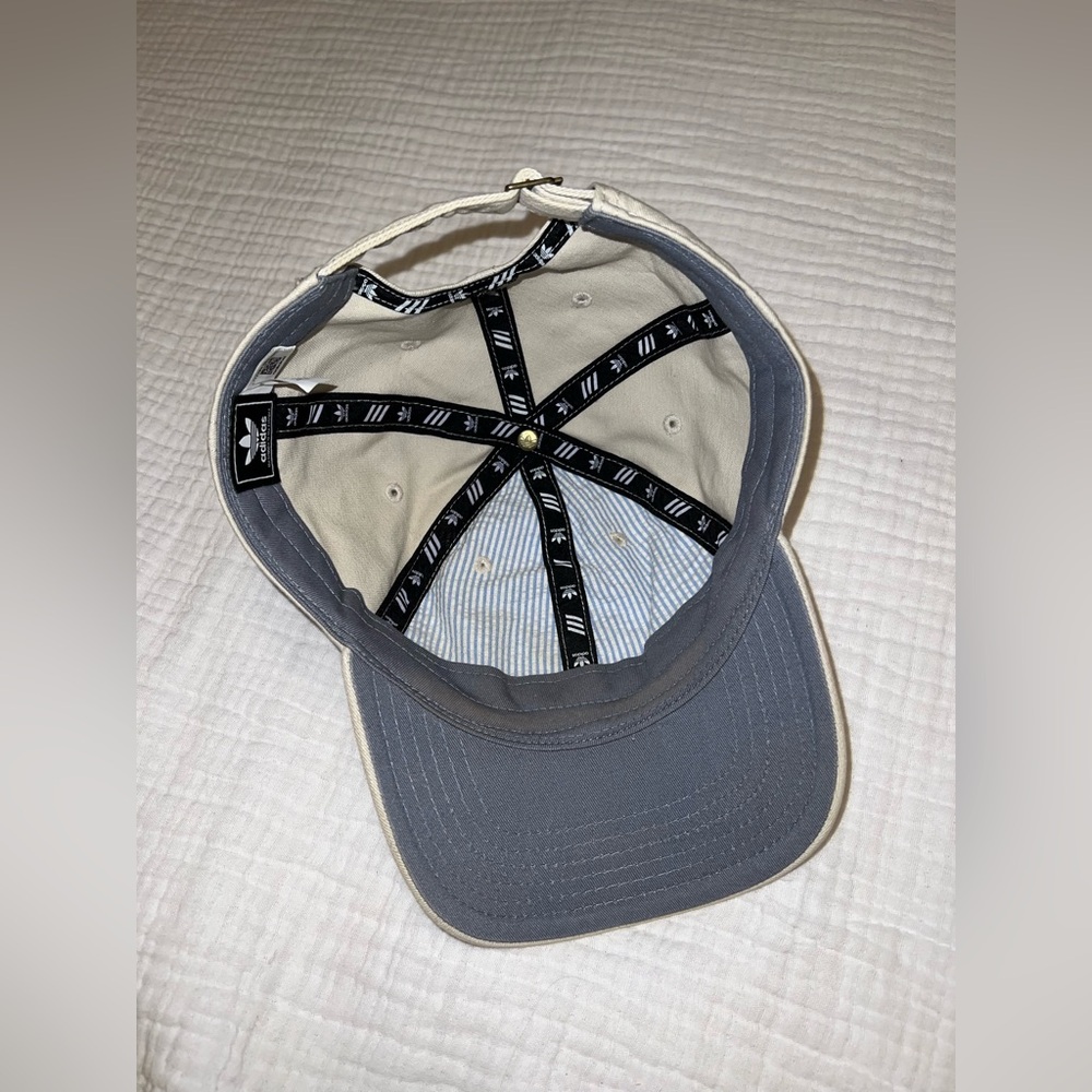 SOLD - Adidas Black and Cream Cap - Picture 7 of 10